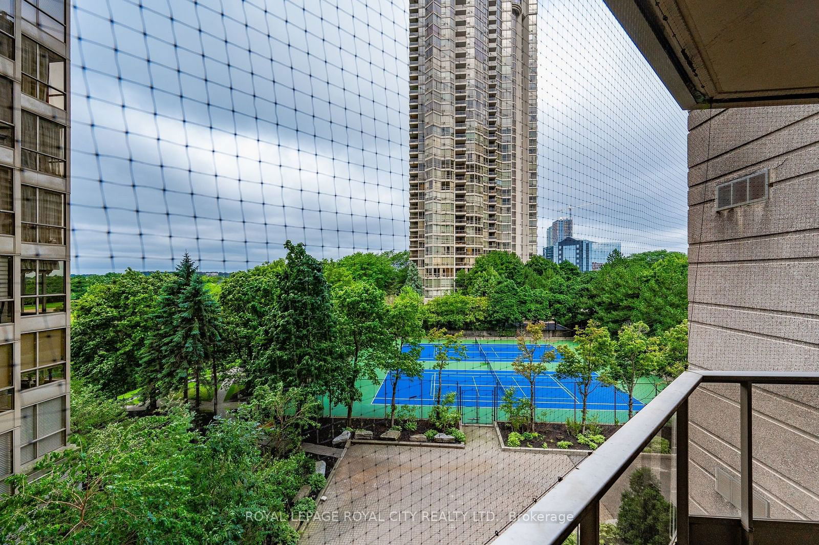 55 Kingsbridge Garden Circ, unit 406 for sale