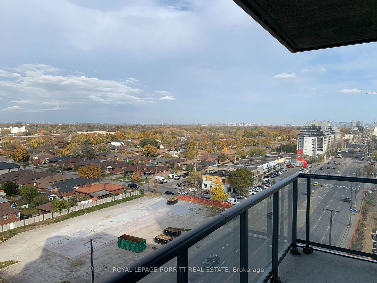 1185 The Queensway Way, unit 915 for rent