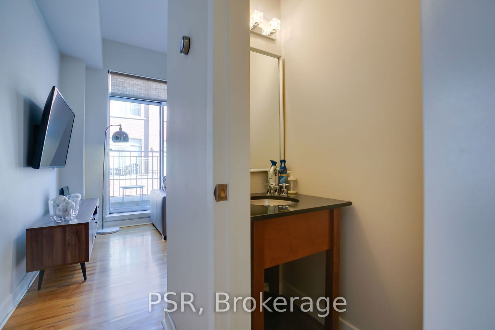 1392 Bloor St W, unit 3 for rent