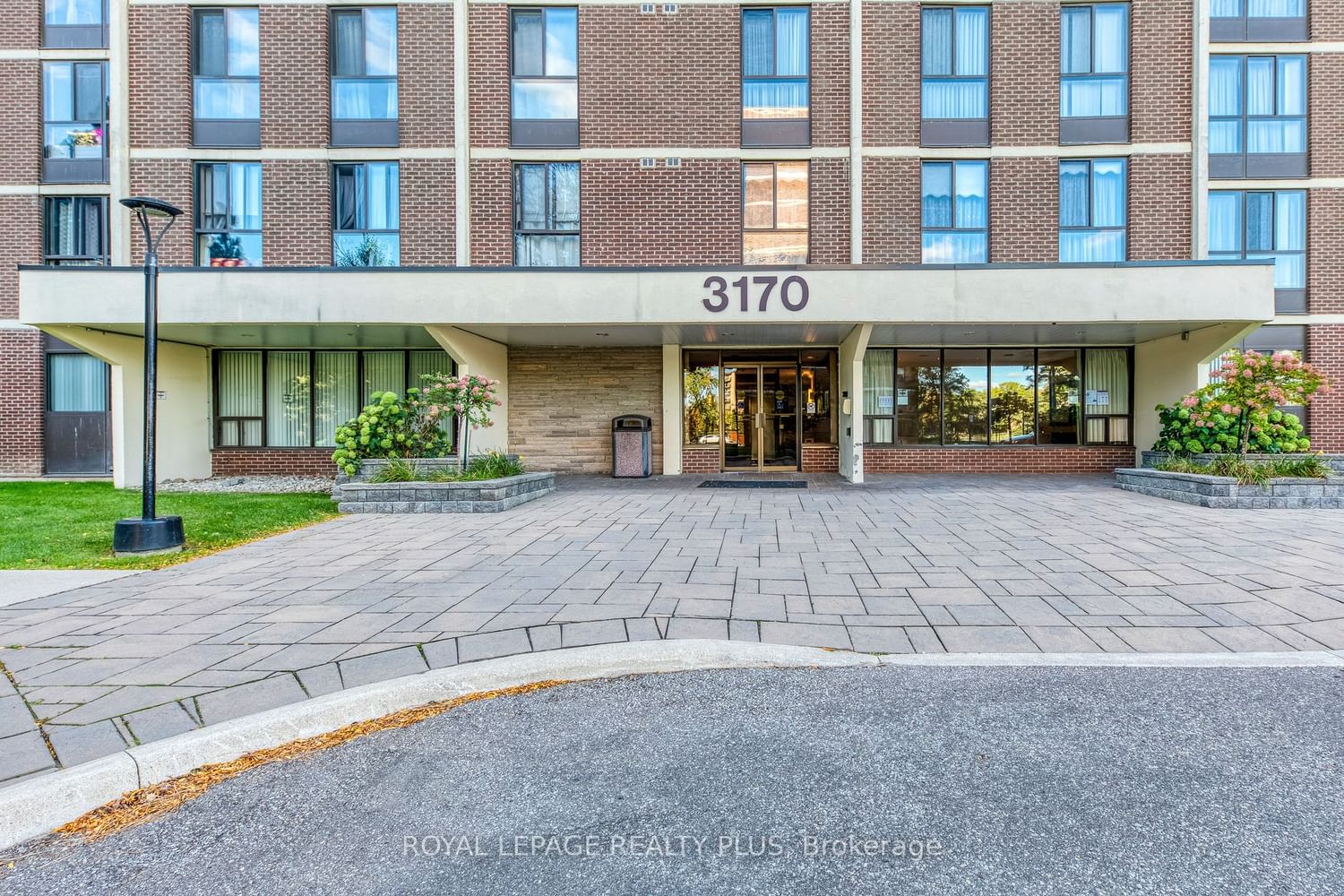 3170 Kirwin Ave, unit 1403 for sale