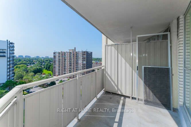 330 Dixon Rd, unit 1106 for rent