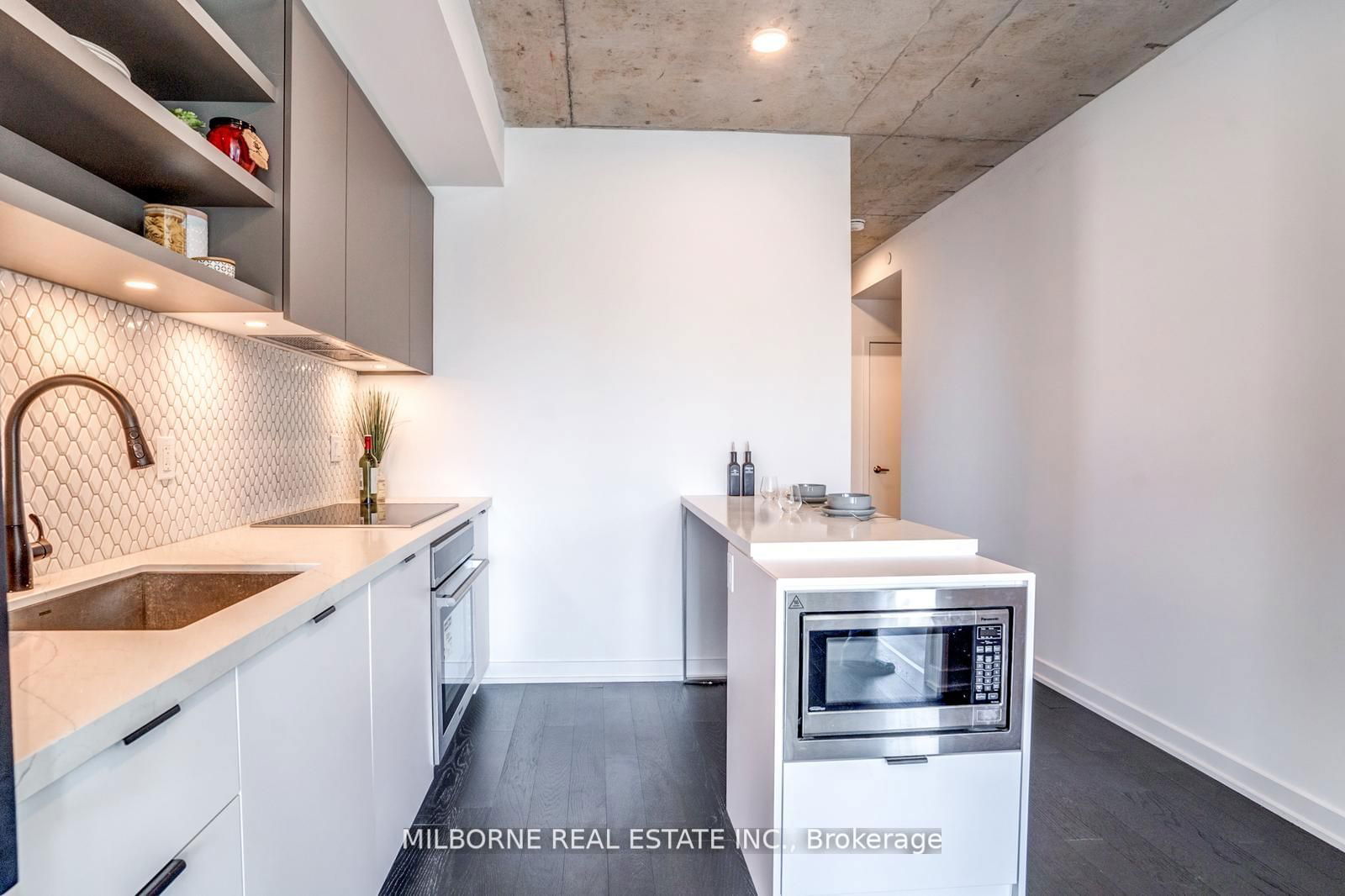 57 Brock Ave, unit 306 for sale