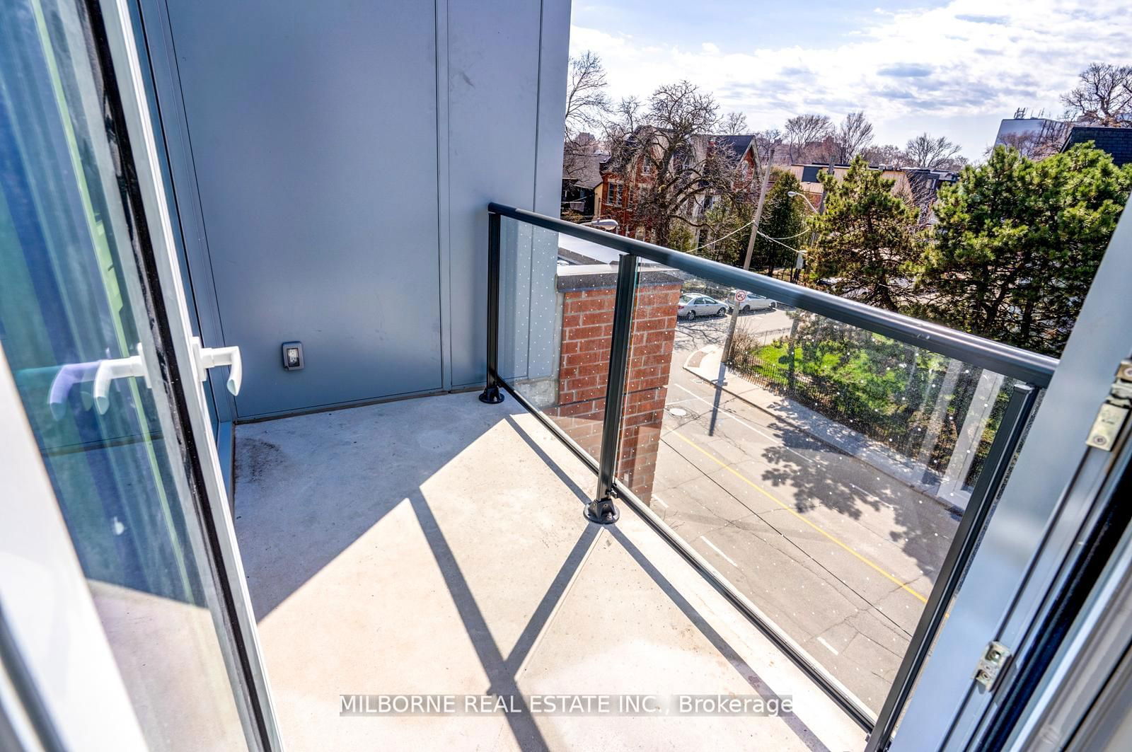 57 Brock Ave, unit 306 for sale