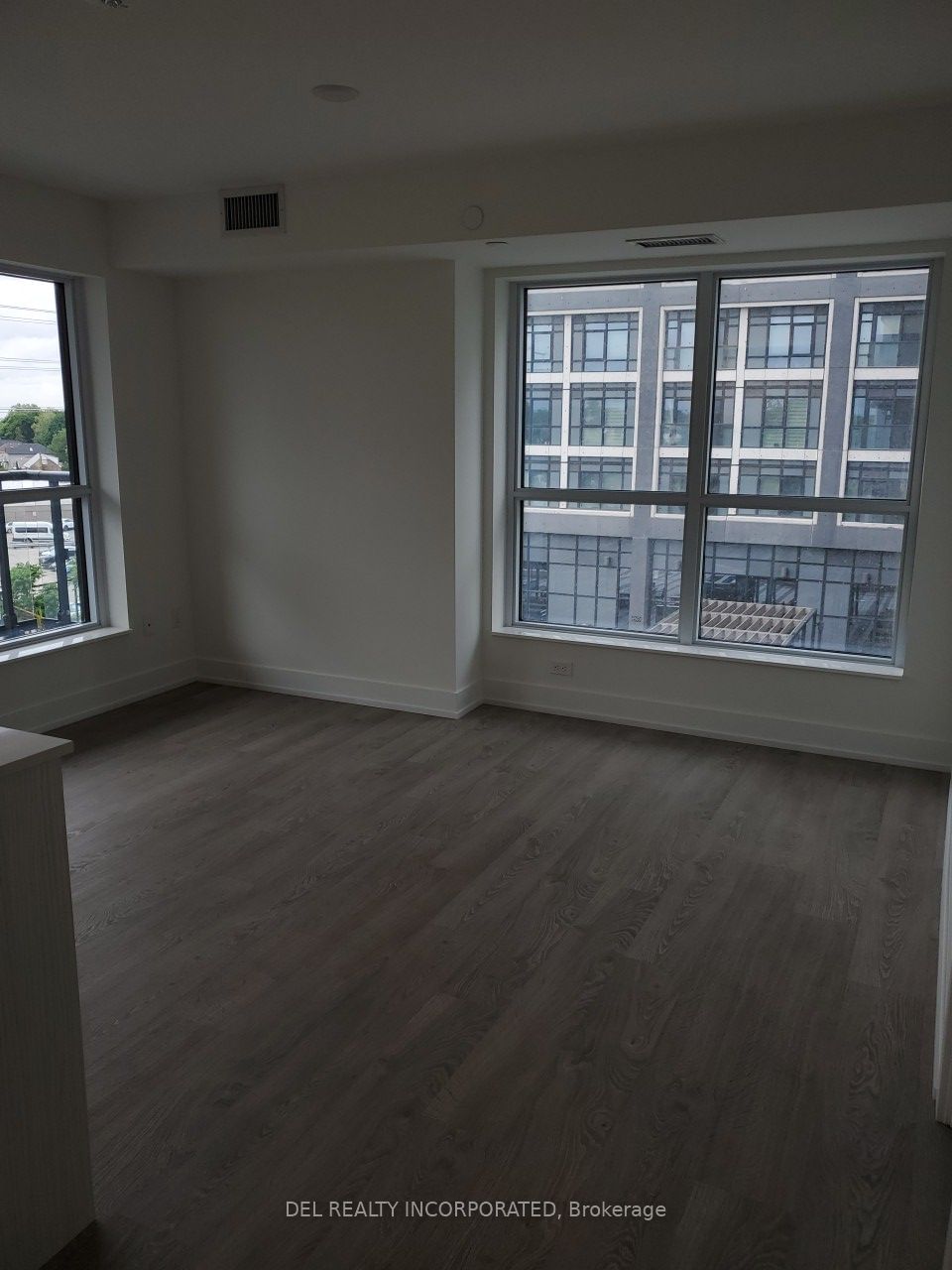 5 Mabelle Ave, unit 429 for rent