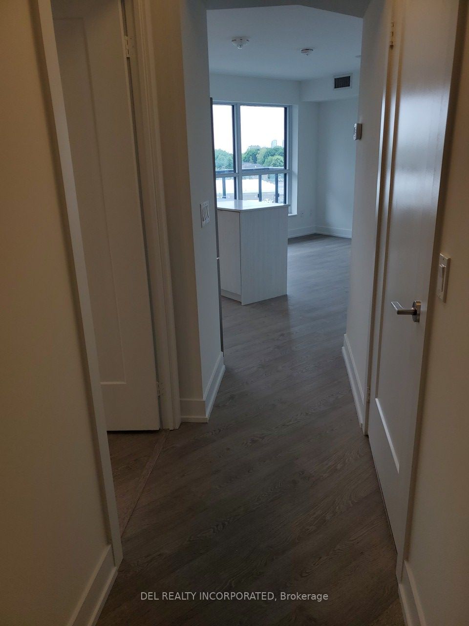 5 Mabelle Ave, unit 429 for rent