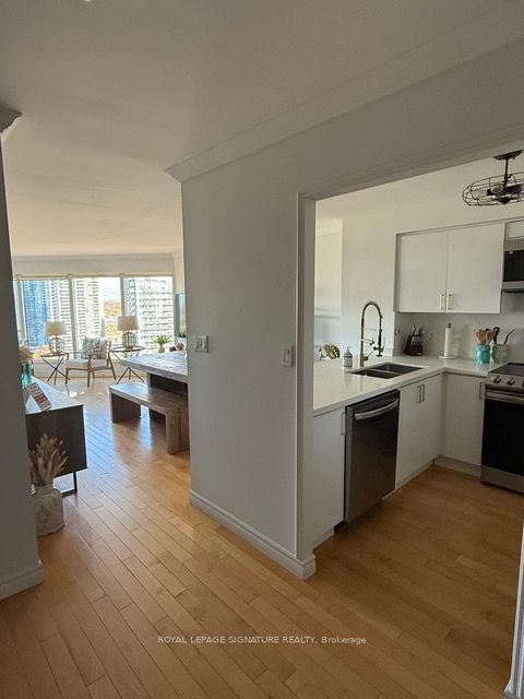 2269 Lake Shore Blvd W, unit 2403 for rent