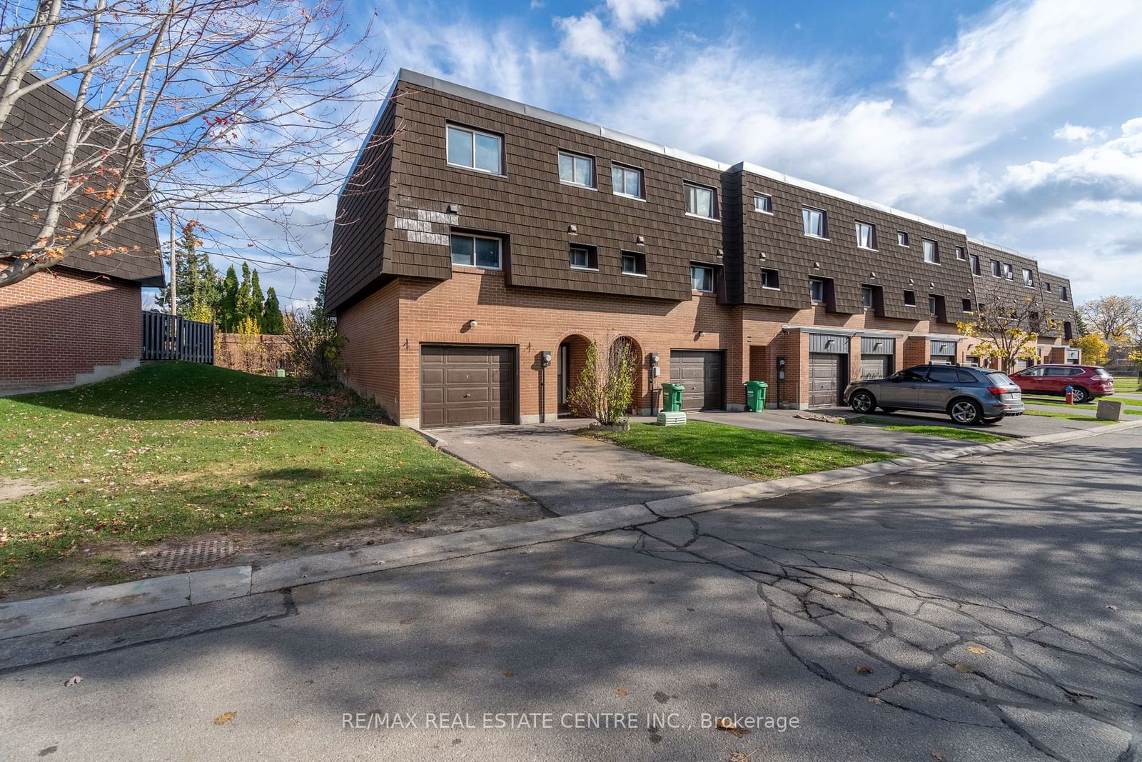 Darras Court Townhomes, Brampton, Toronto