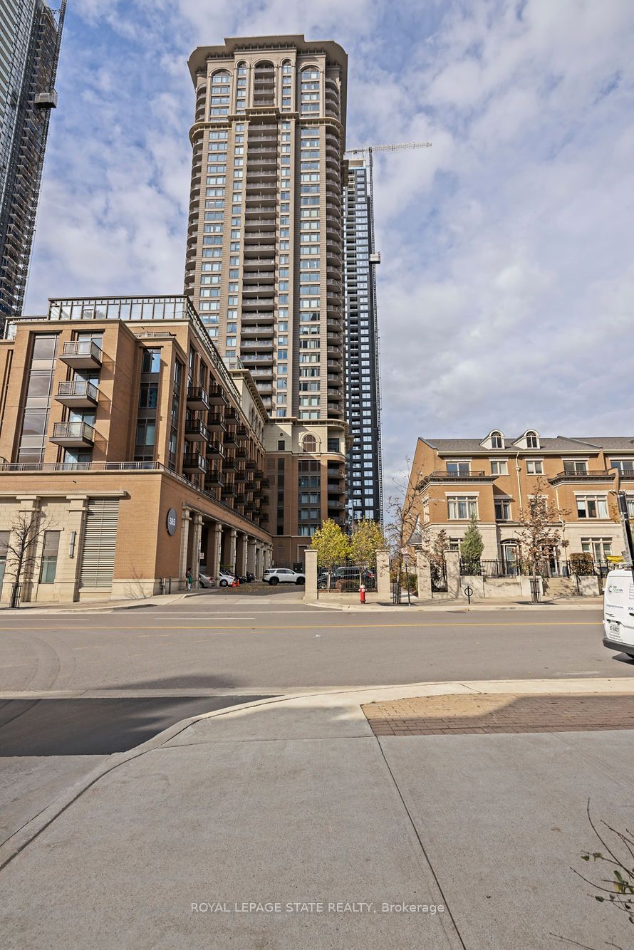 385 Prince Of Wales Dr, unit 1004 for rent