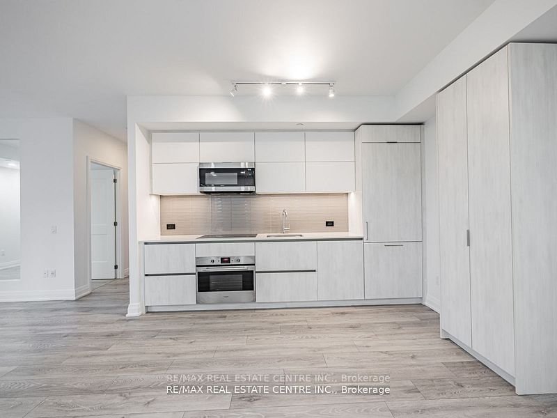 21 Park St E, unit 201 for sale