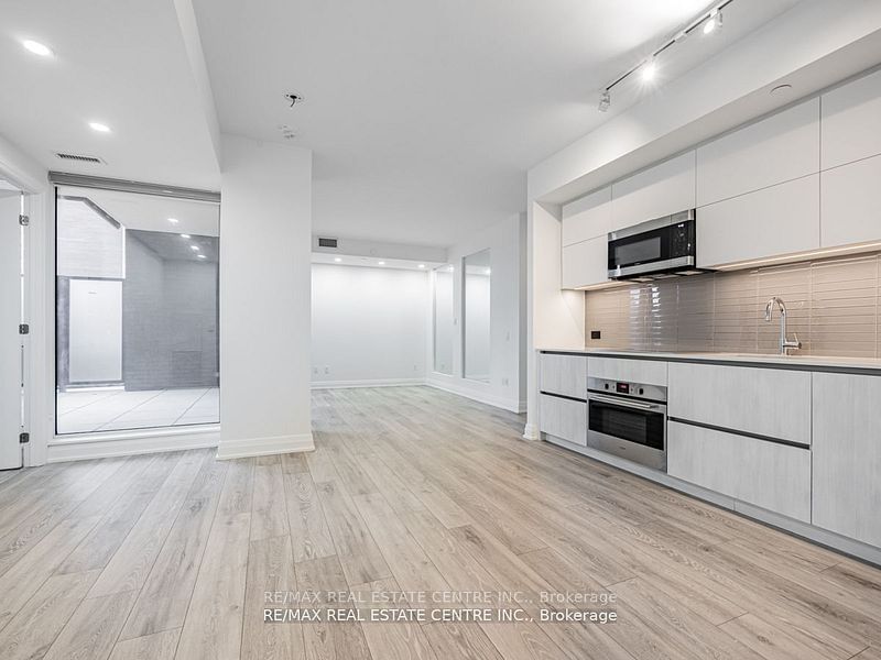 21 Park St E, unit 201 for sale