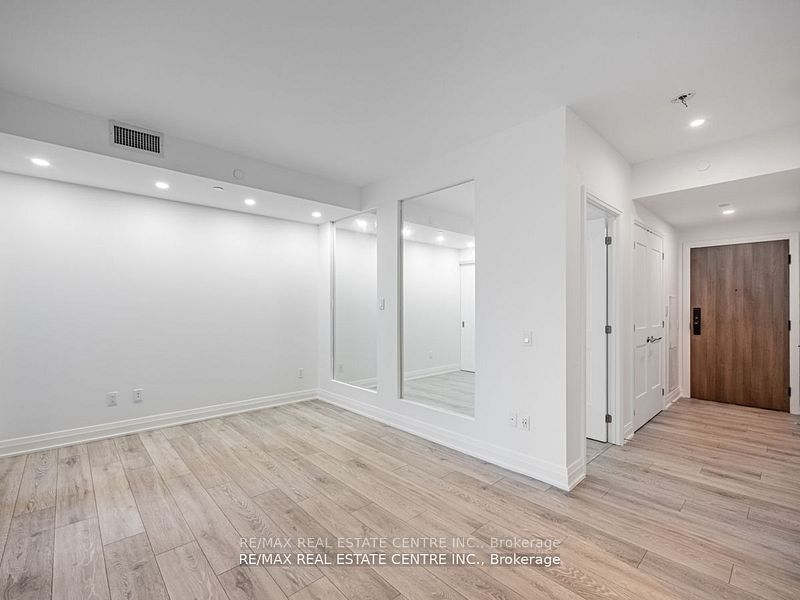 21 Park St E, unit 201 for sale