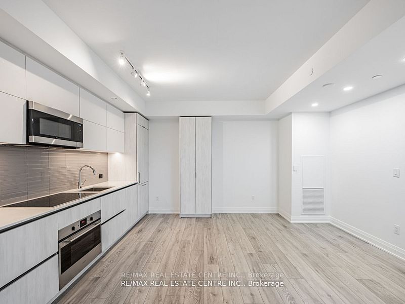 21 Park St E, unit 201 for sale