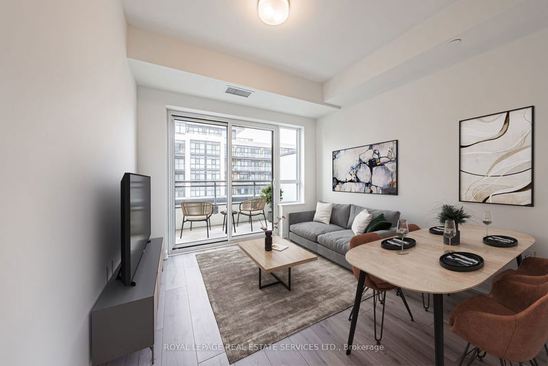 395 Dundas St W, unit 623 for rent