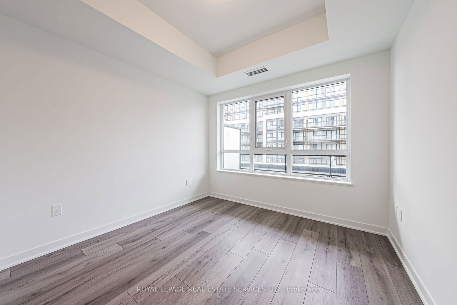 395 Dundas St W, unit 623 for rent