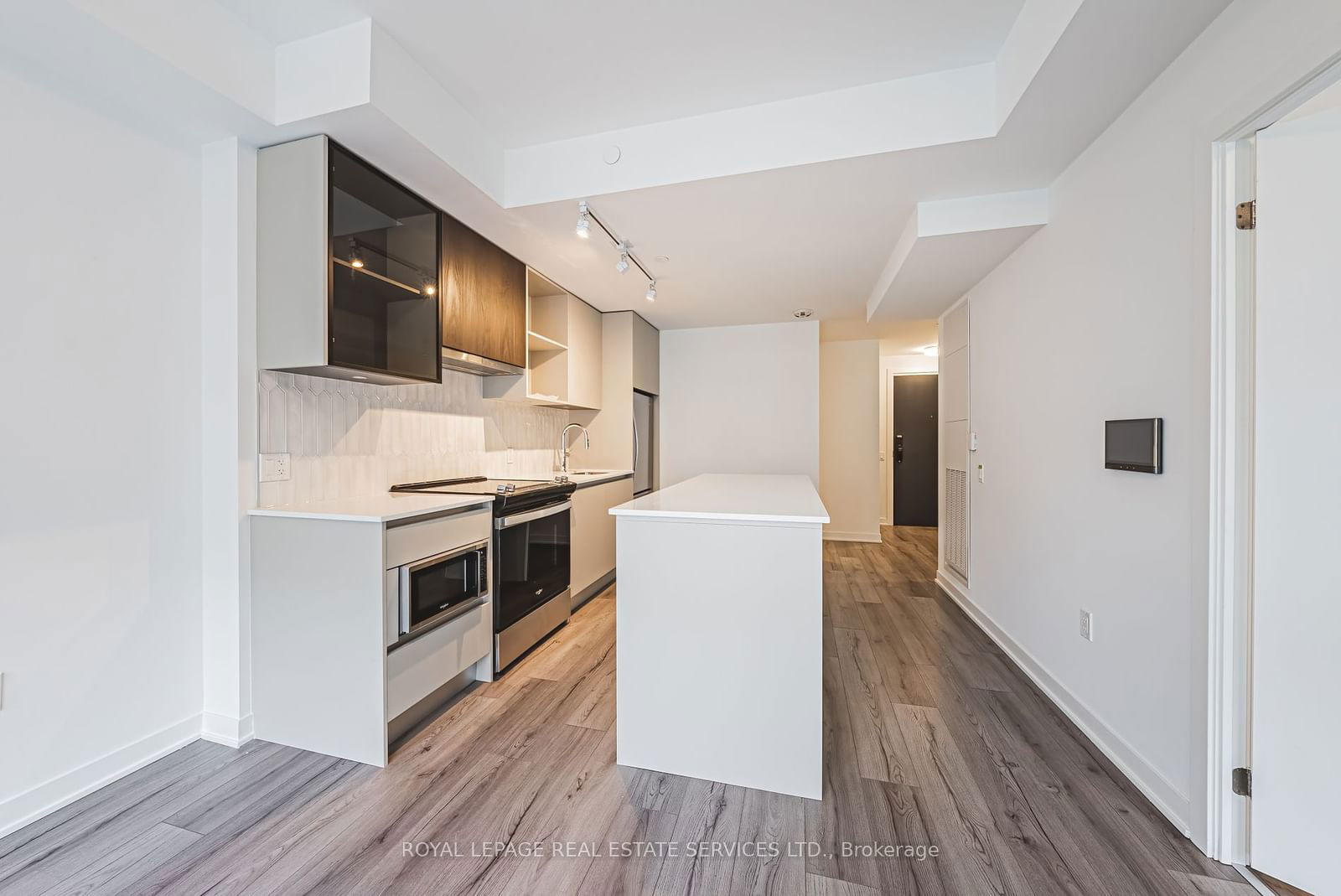 395 Dundas St W, unit 623 for rent