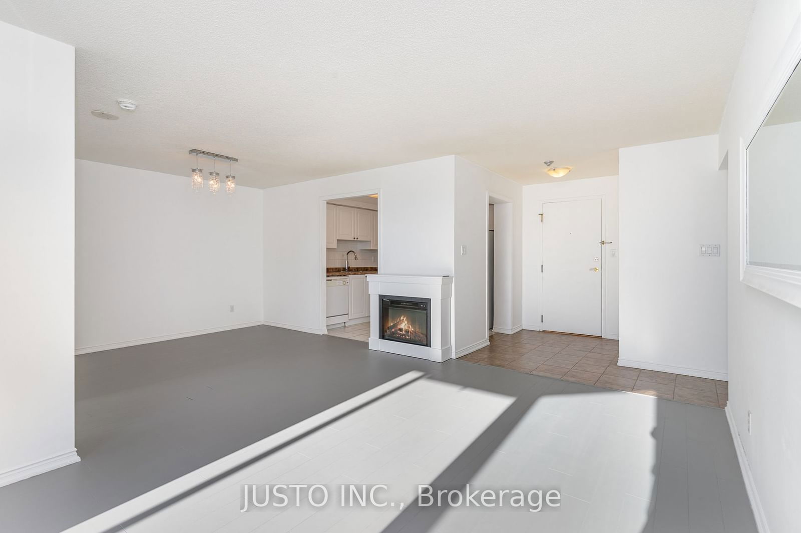 135 Hillcrest Ave, unit PH6 for rent