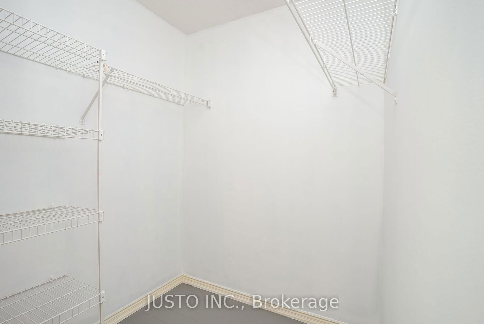 135 Hillcrest Ave, unit PH6 for rent