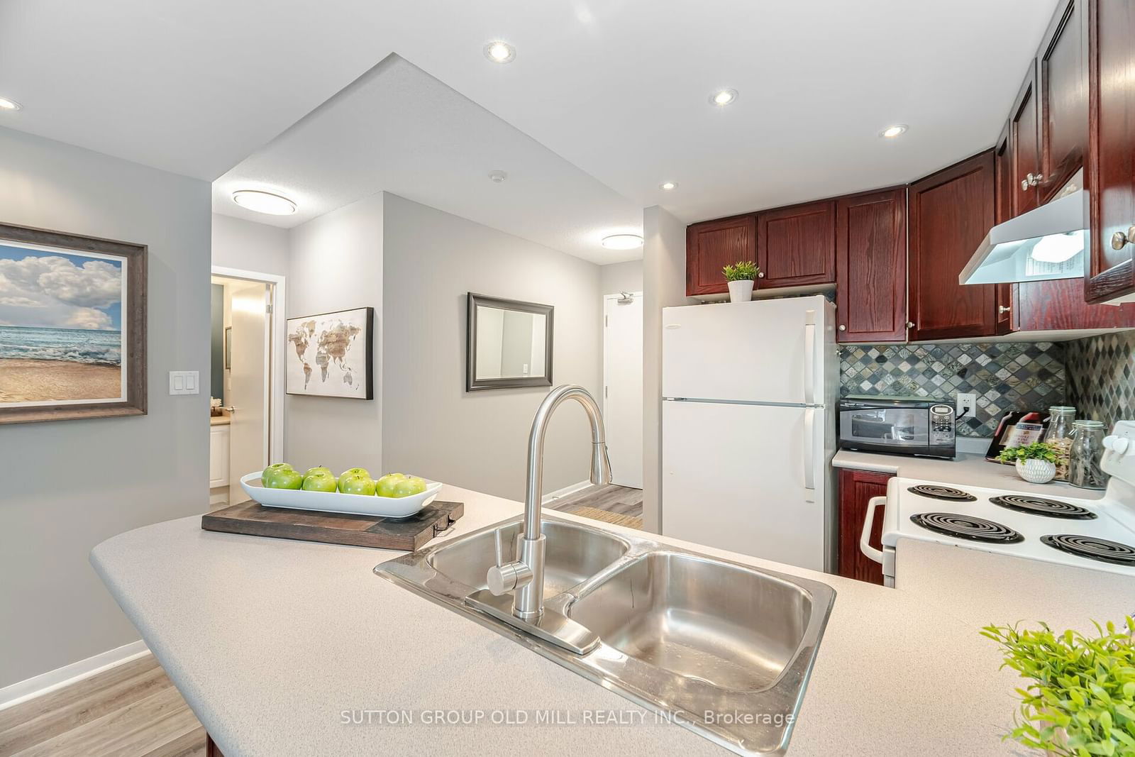 2464 Weston Rd, unit 216 for sale