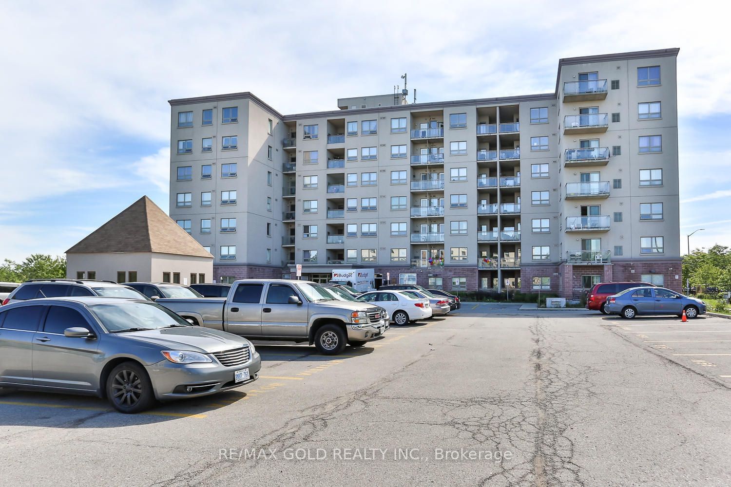 7405 Goreway Dr, unit 112 for sale