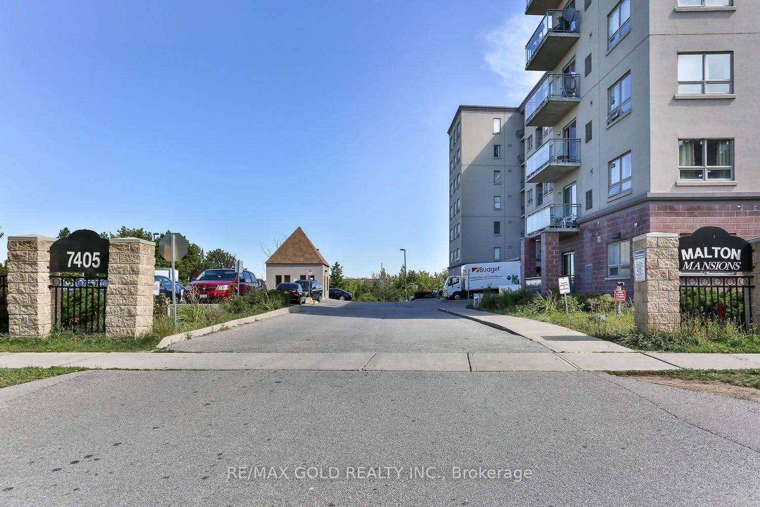 7405 Goreway Dr, unit 112 for sale