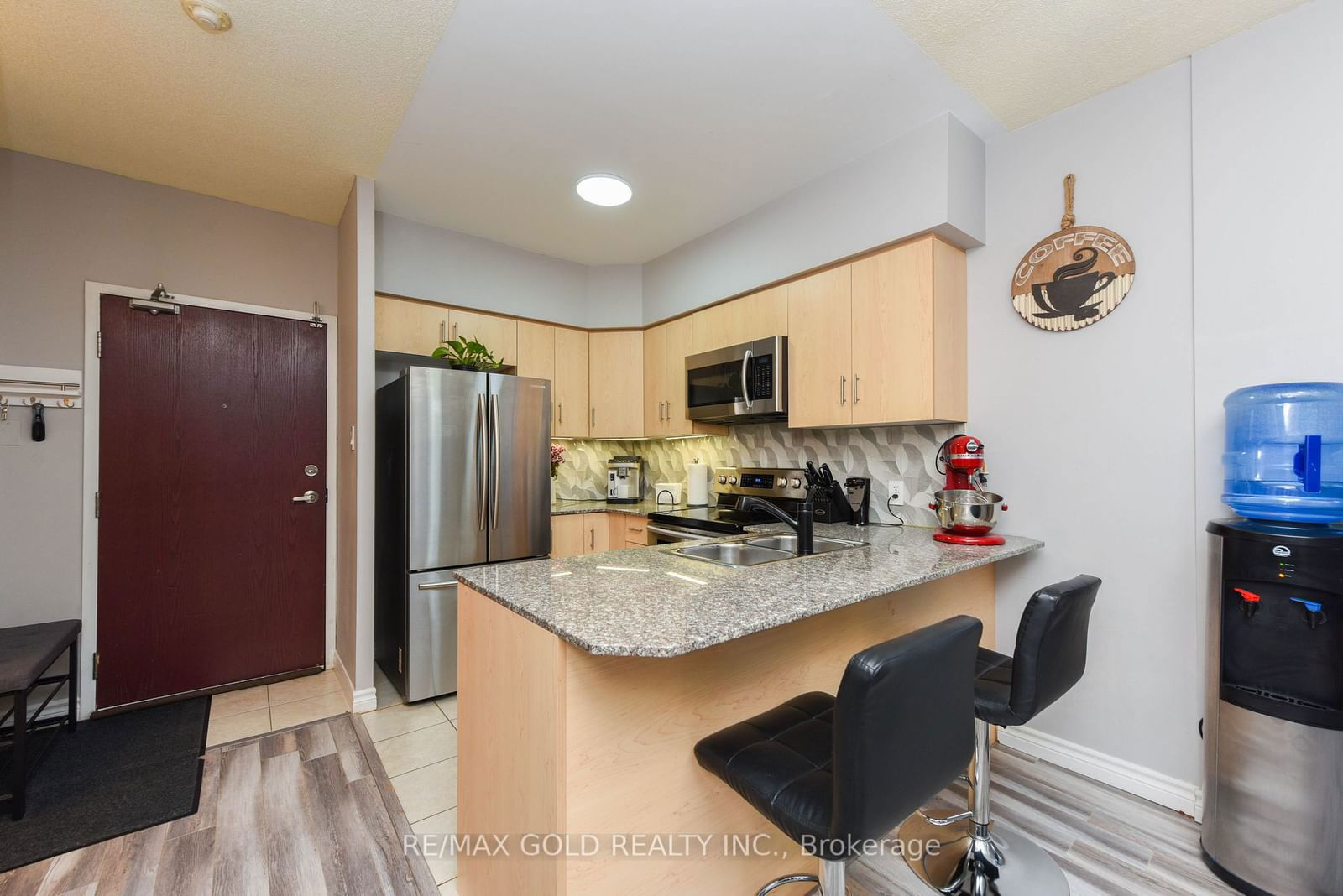 7405 Goreway Dr, unit 112 for sale