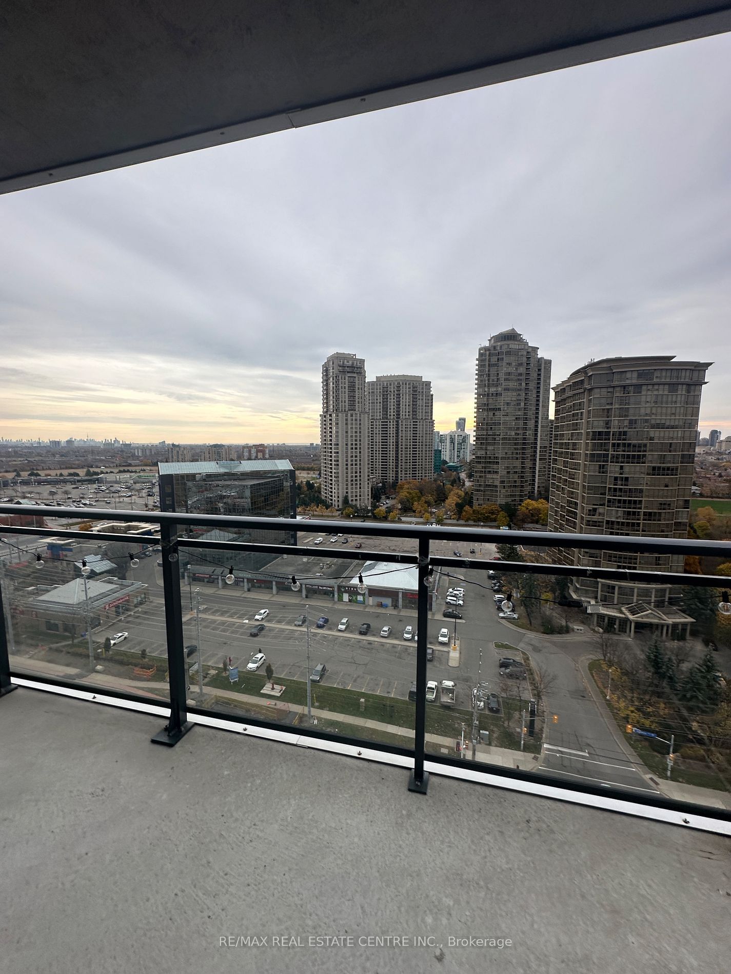 75 Eglinton Ave, unit 1404 for rent