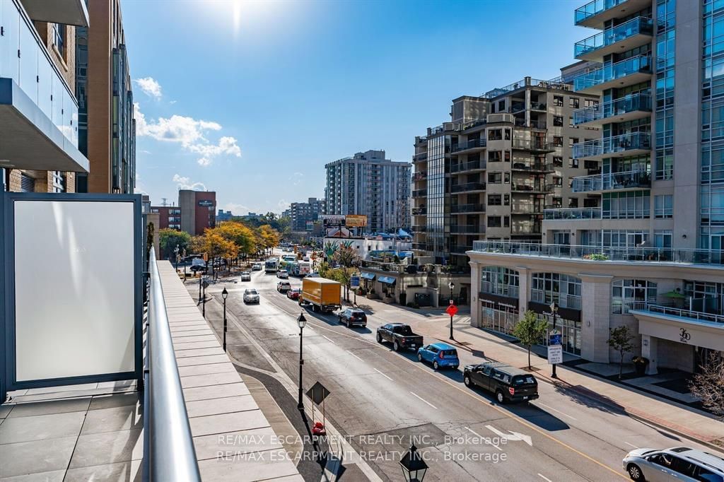 2060 Lakeshore Rd, unit 304 for rent