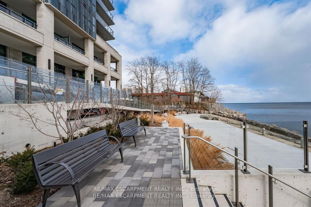 2060 Lakeshore Rd, unit 304 for rent