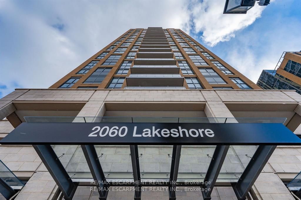 2060 Lakeshore Rd, unit 304 for rent