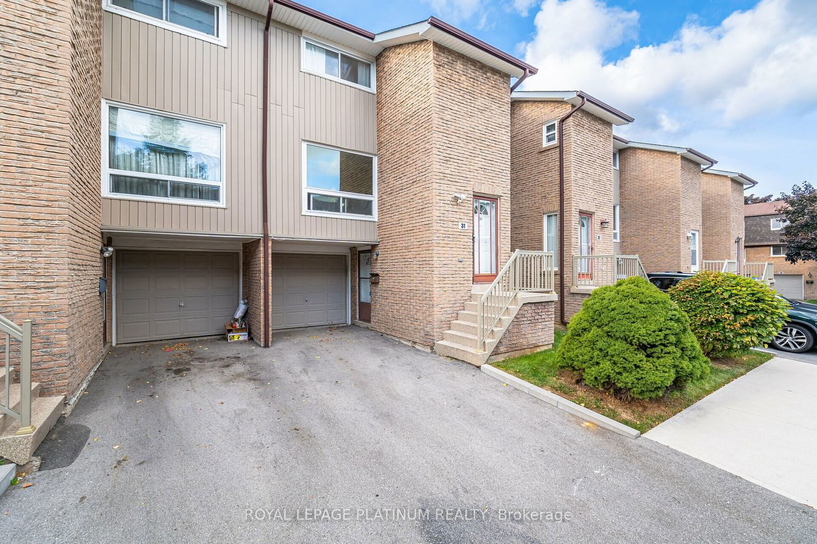 640 Rathburn Road East Townhomes, Mississauga, Toronto