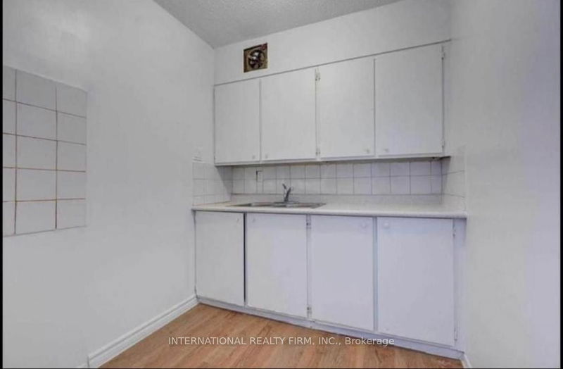 940 Caledonia Rd E, unit 909 for rent