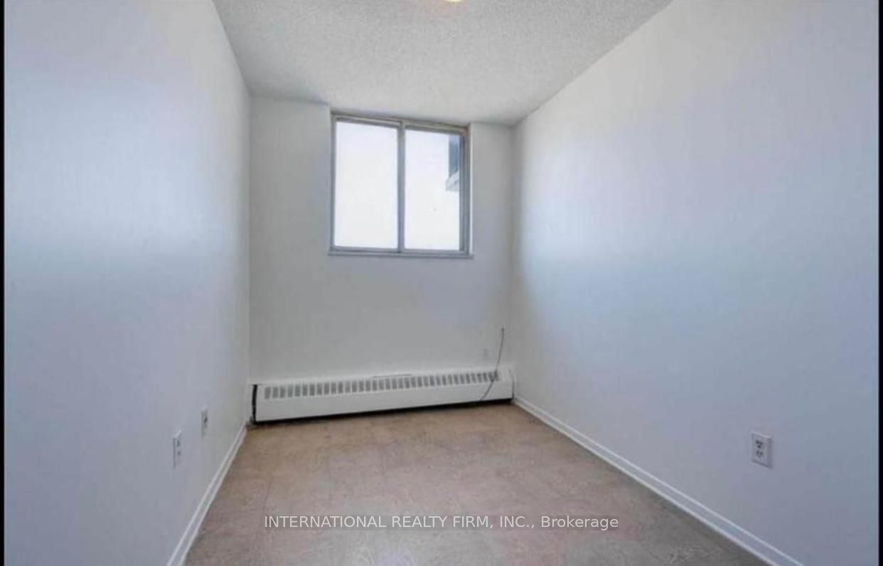 940 Caledonia Rd E, unit 909 for rent