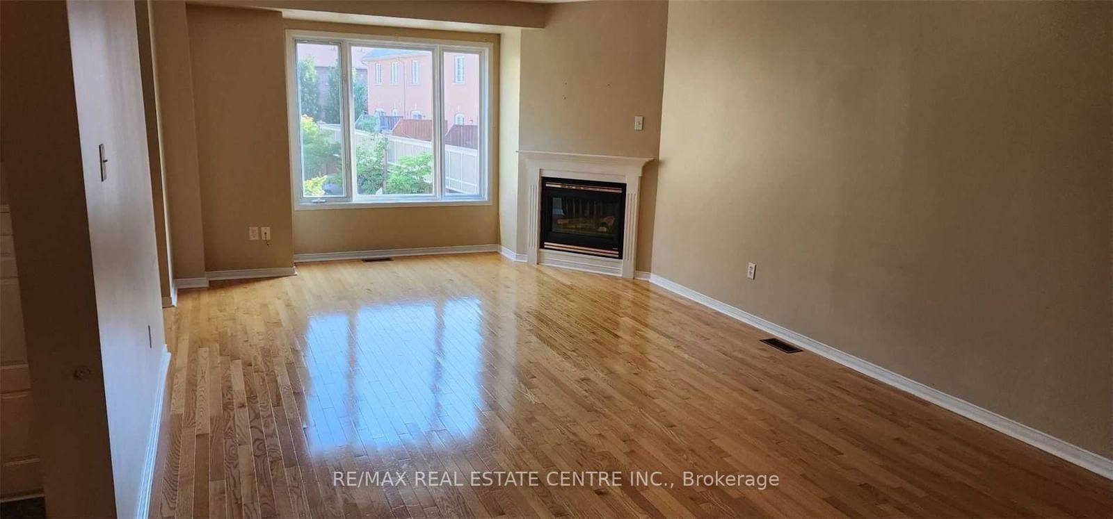 2370 Britannia Rd, unit 3 for rent