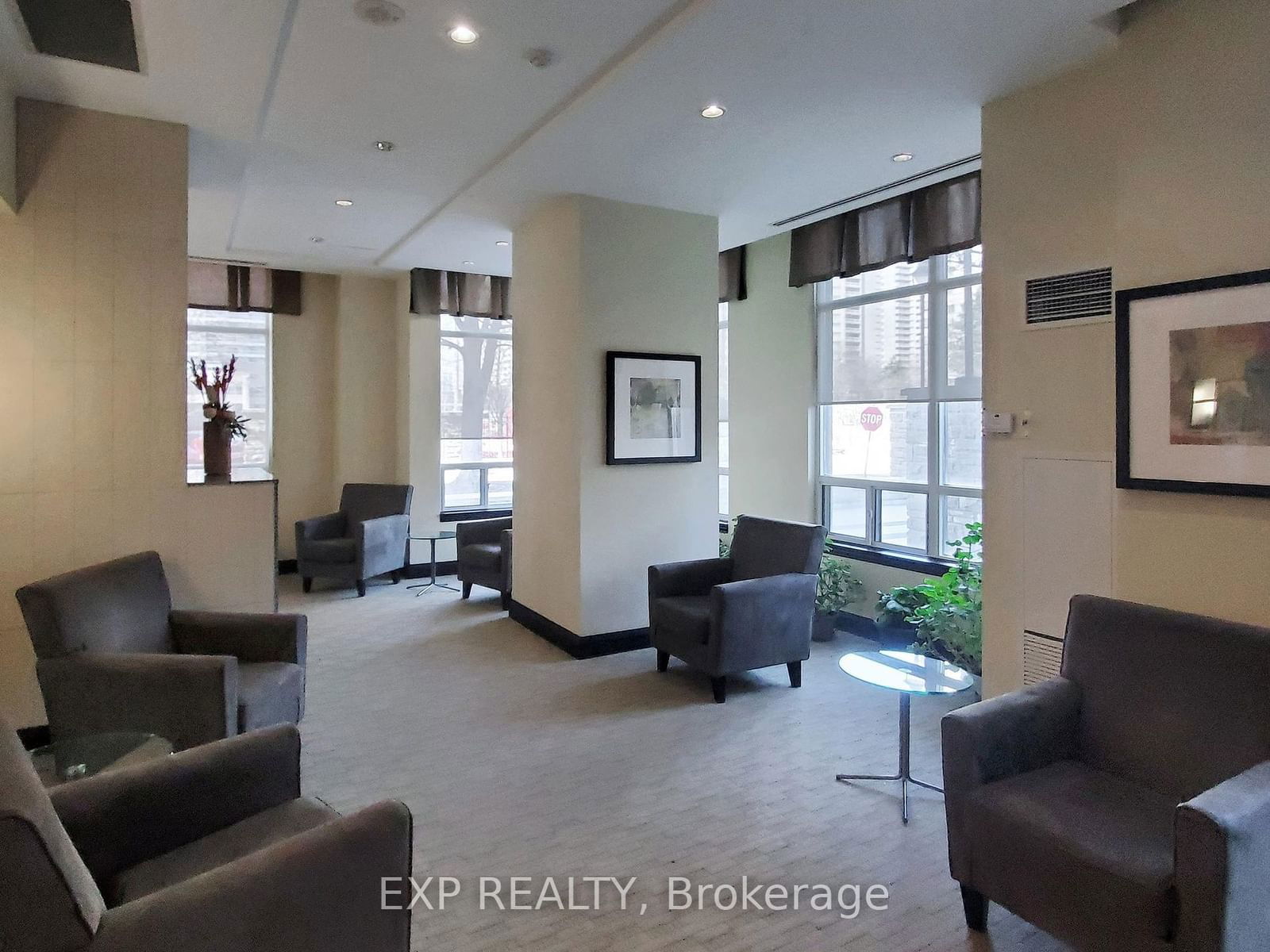 3504 Hurontario St, unit 2509 for rent