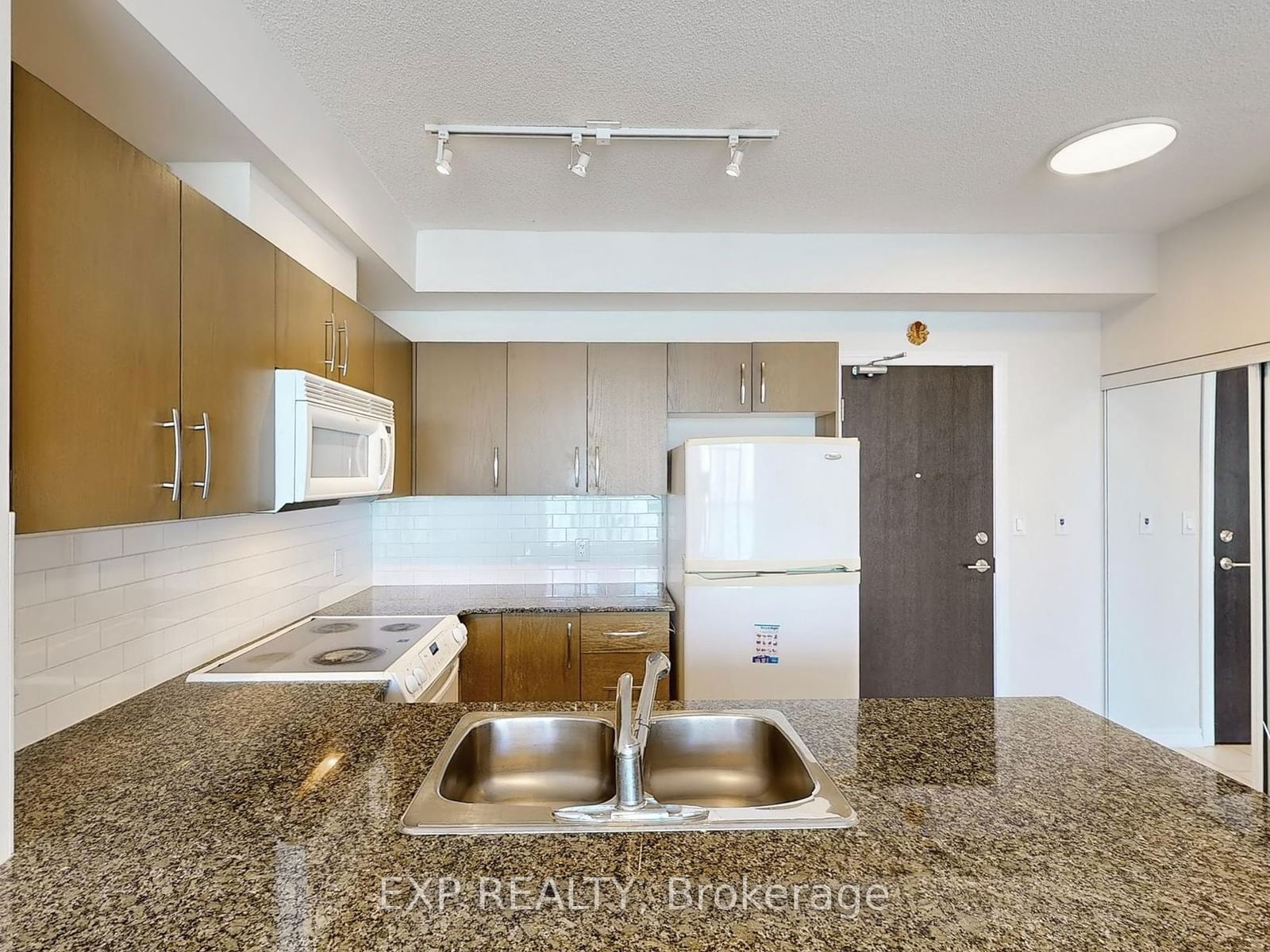 3504 Hurontario St, unit 2509 for rent