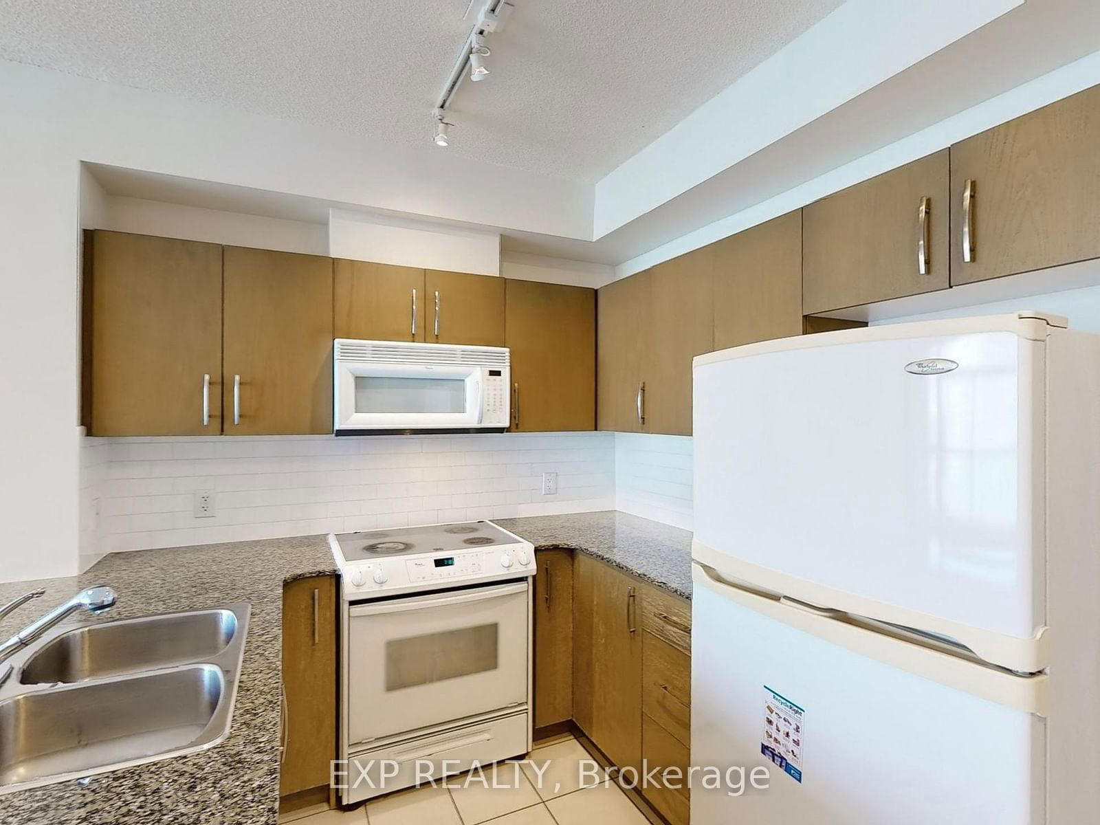 3504 Hurontario St, unit 2509 for rent