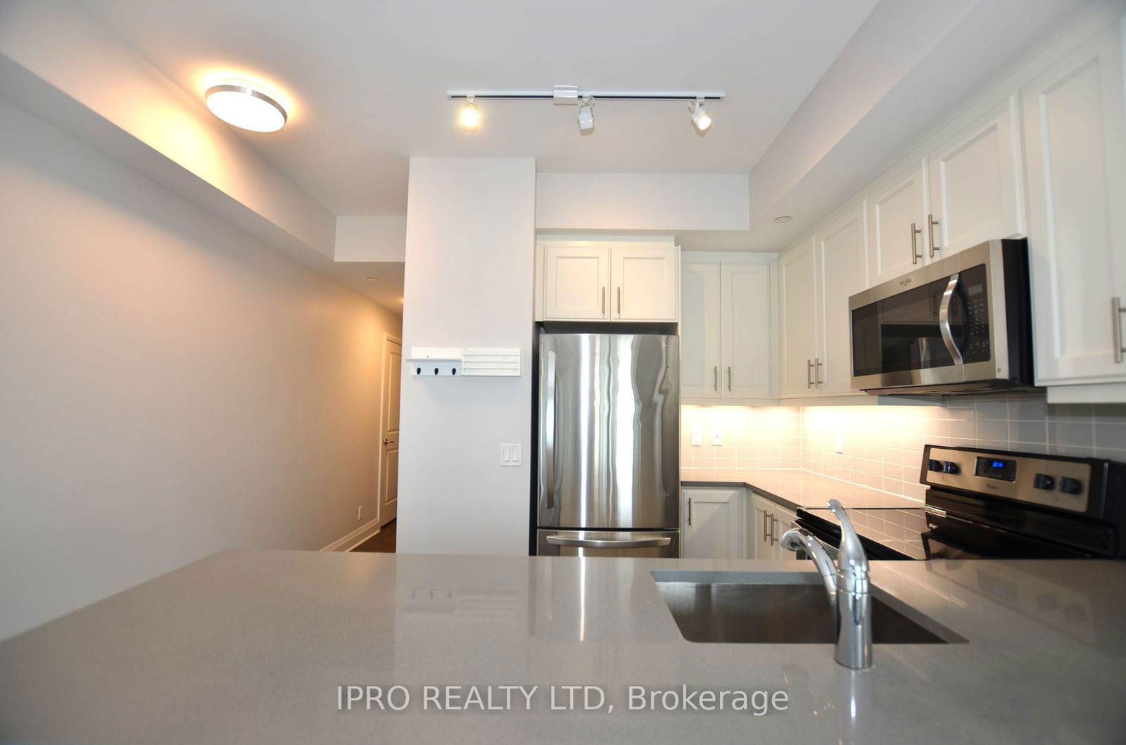 15 zorra St, unit 1302 for sale