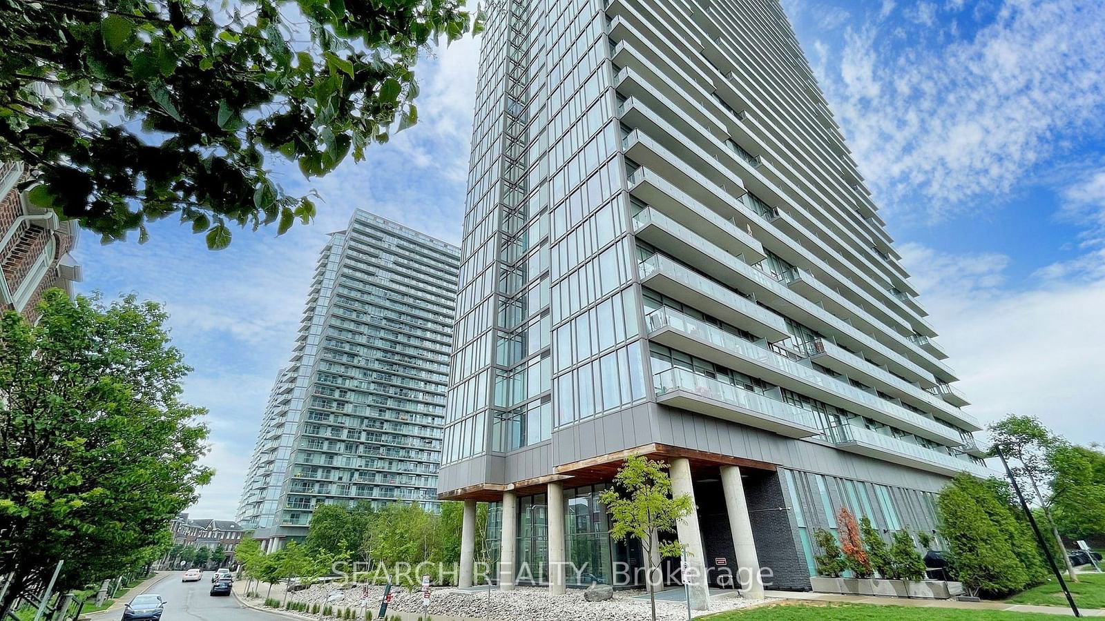 103 The Queensway Ave, unit 913 for sale