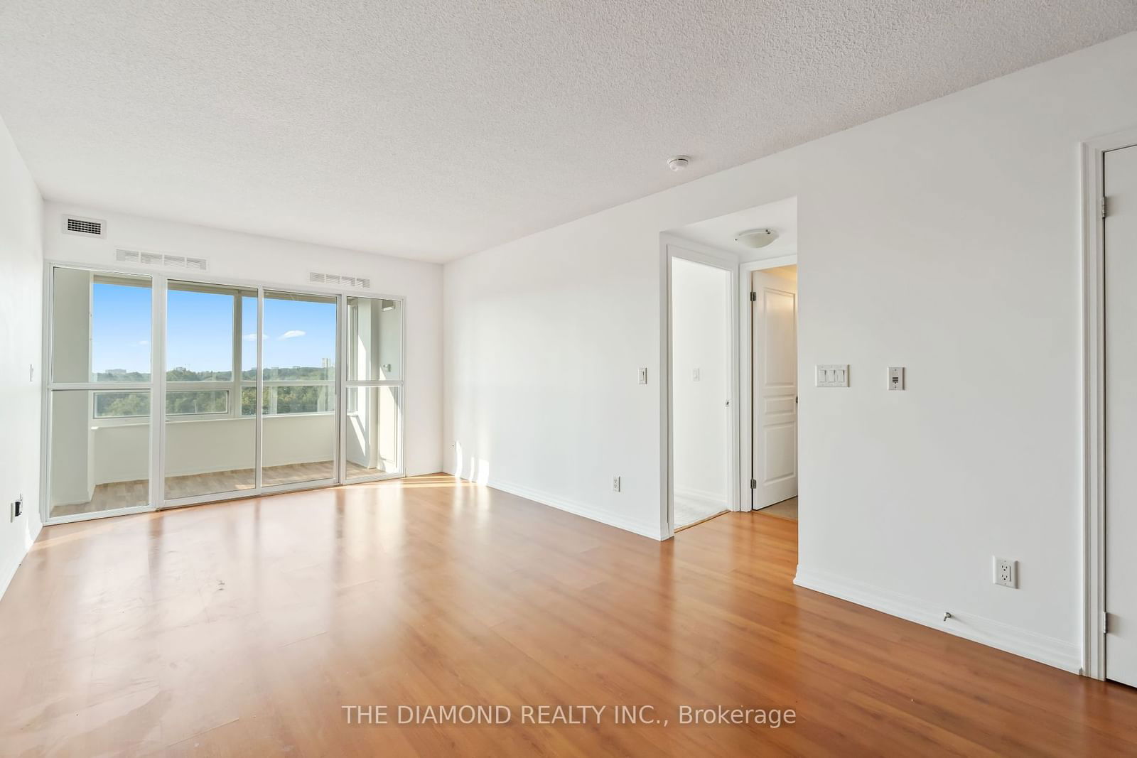 1403 Royal York Rd, unit 615 for rent