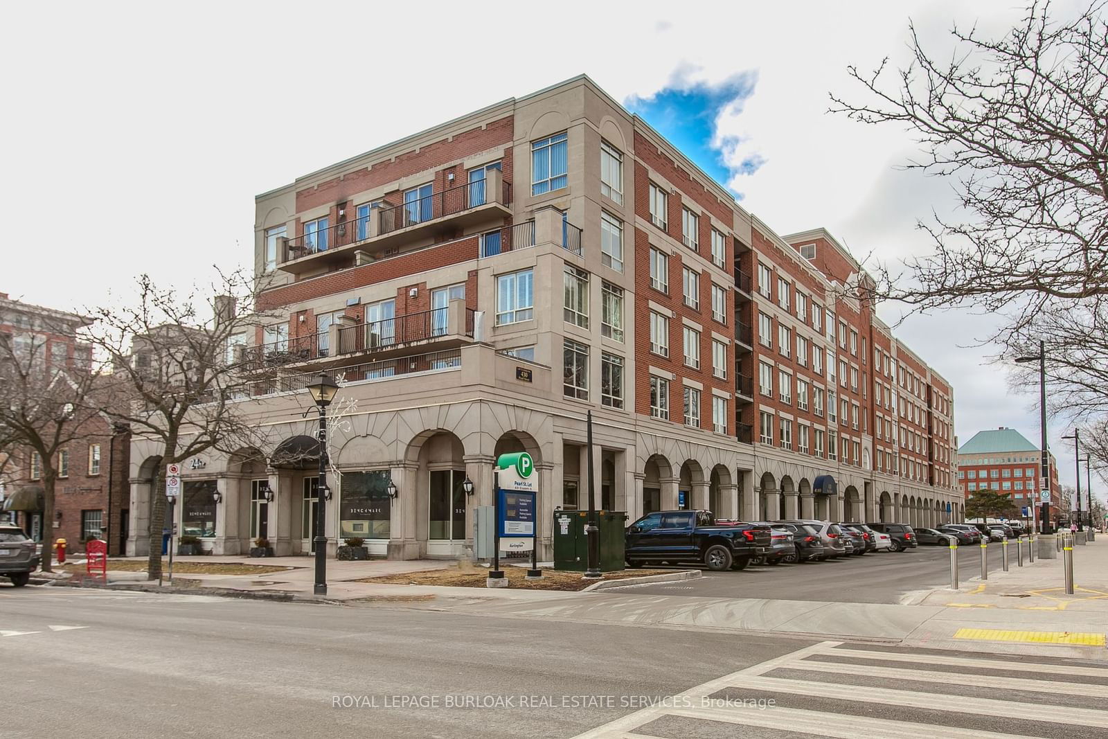 The Residences of Village Square, Burlington, Toronto