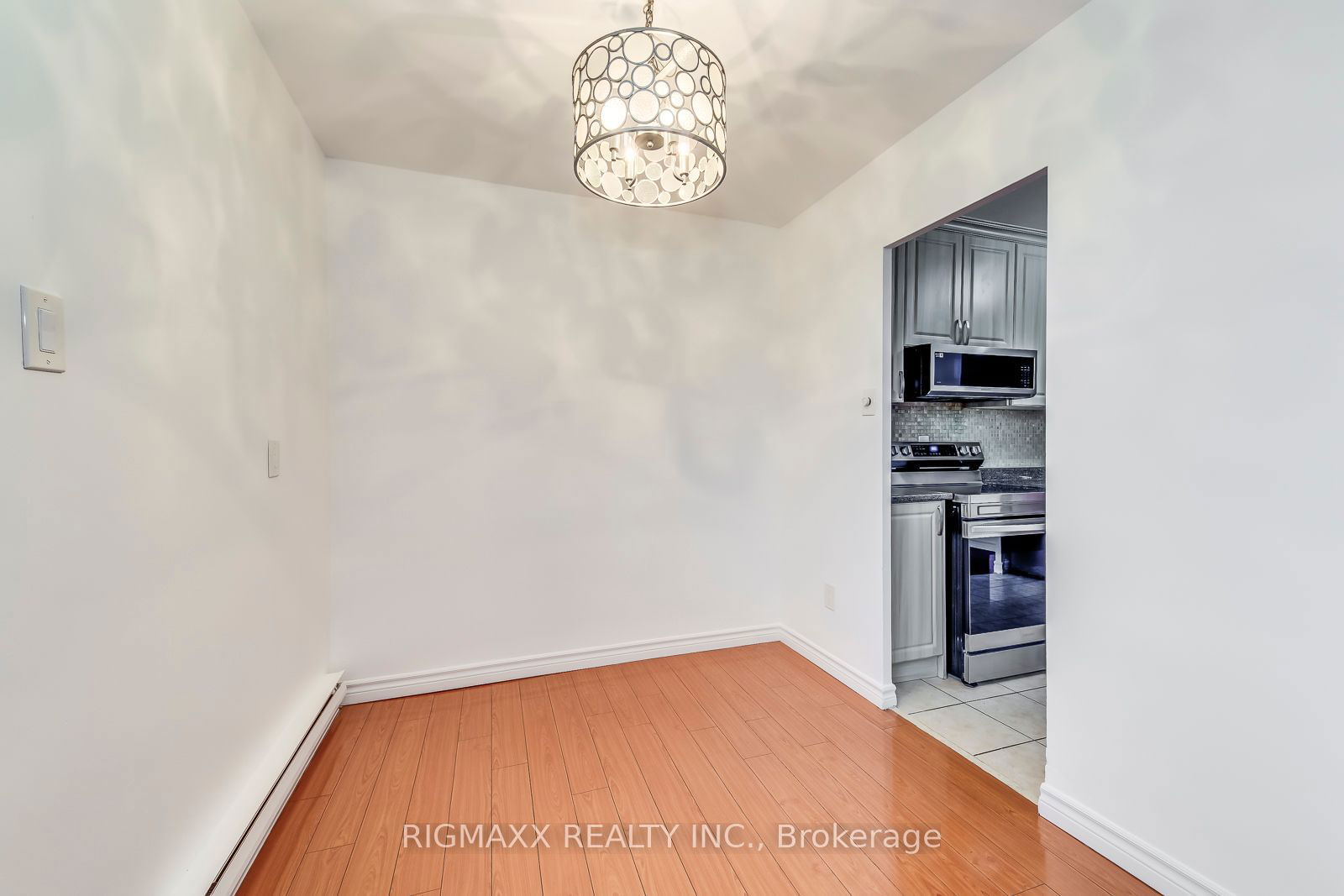 1660 Bloor St E, unit 801 for rent