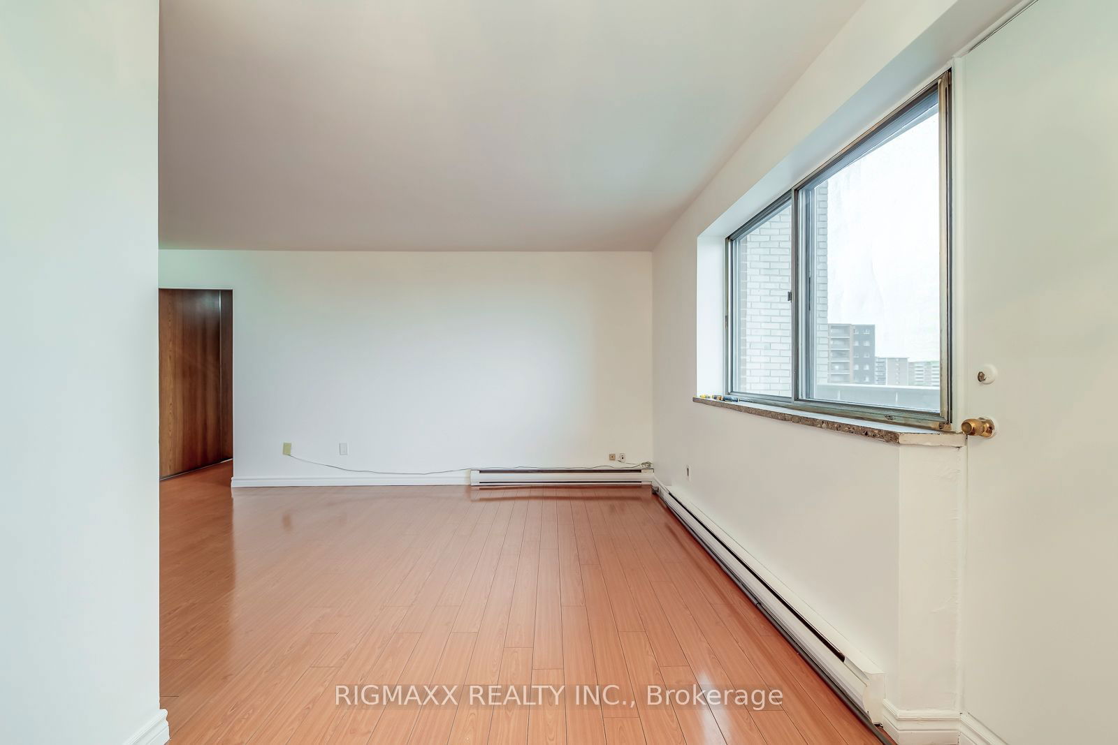 1660 Bloor St E, unit 801 for rent