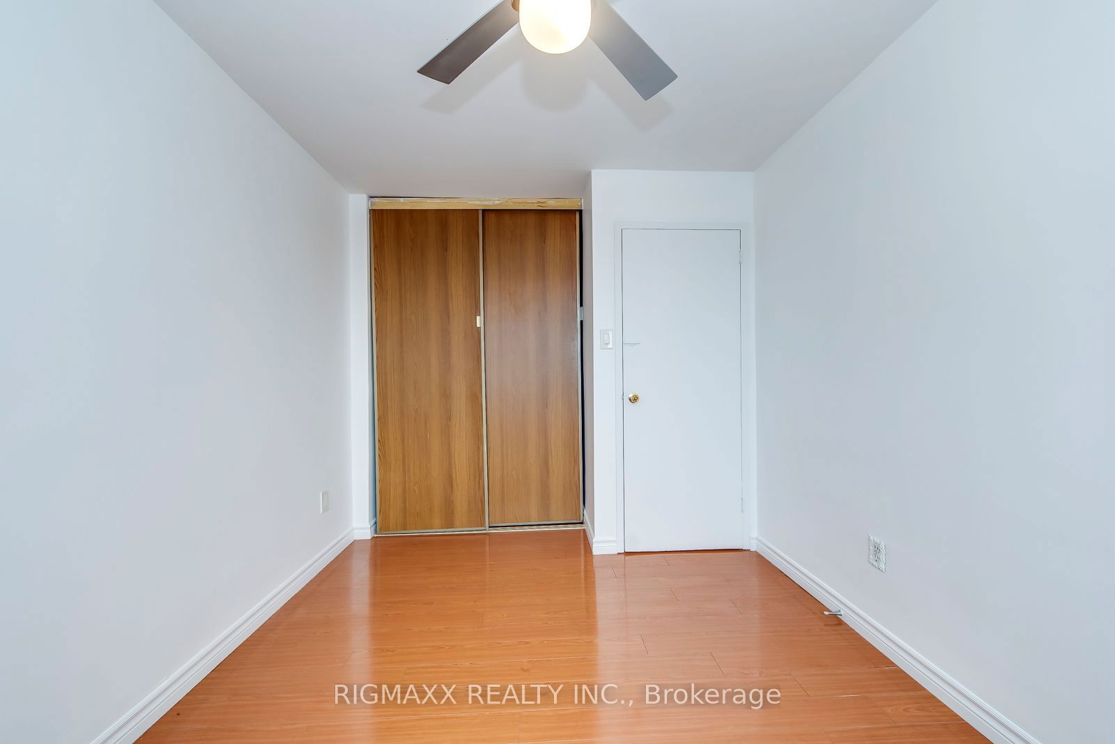 1660 Bloor St E, unit 801 for rent