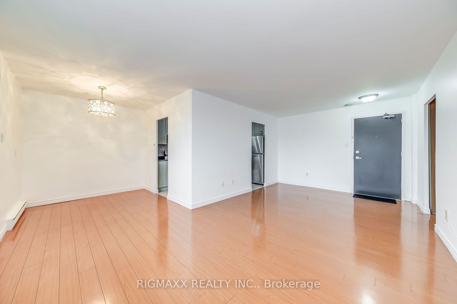 1660 Bloor St E, unit 801 for rent