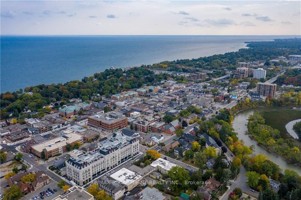 The Randall Residences, Oakville, Toronto