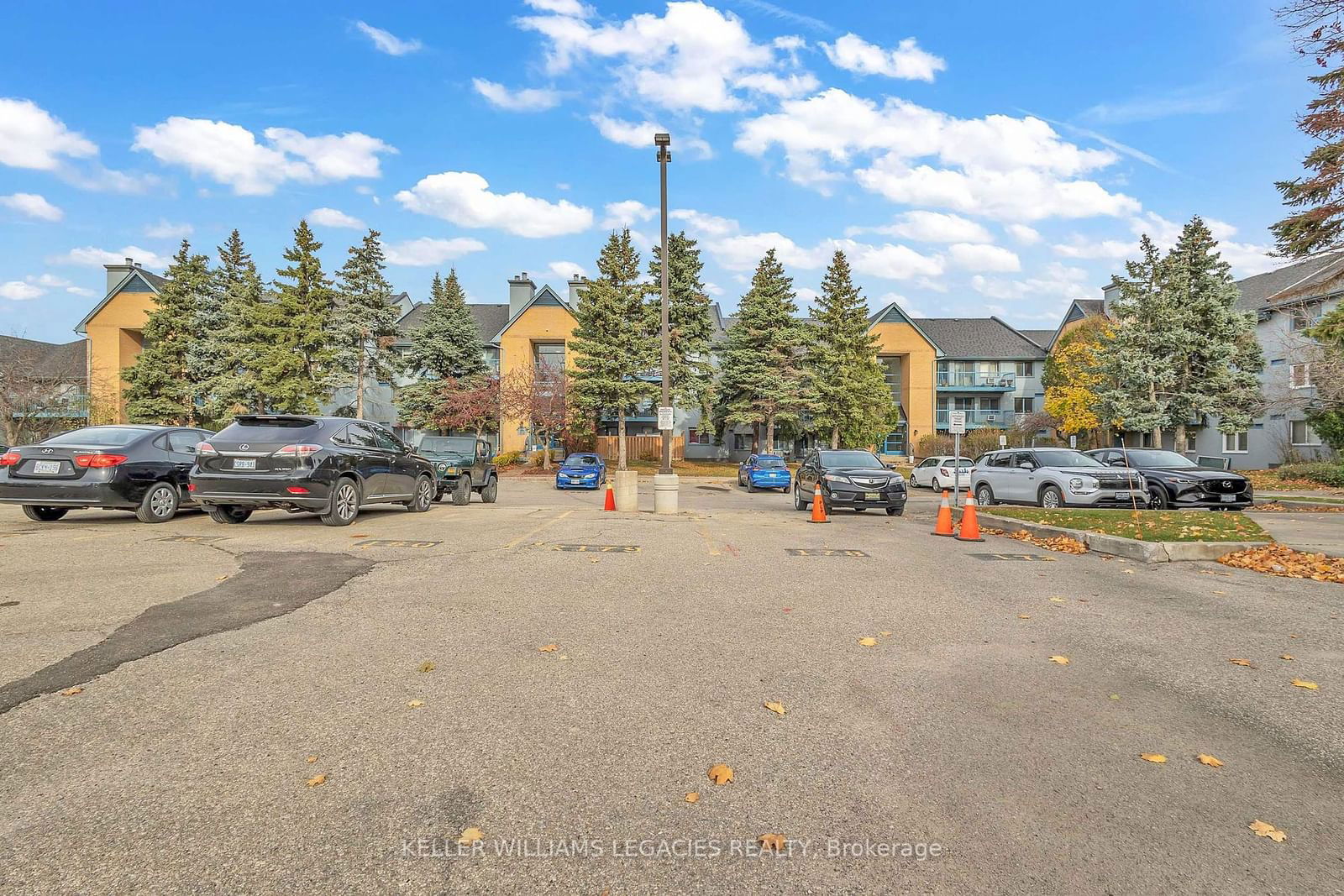 95 Trailwood Dr, unit 922 for sale