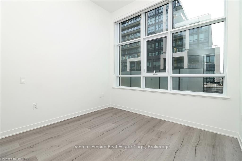 395 DUNDAS St W, unit 127 for rent