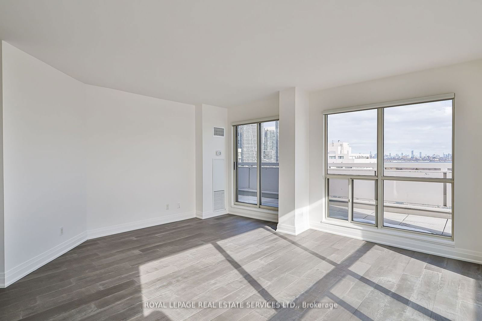 2267 Lake Shore Blvd W, unit 1301 for rent