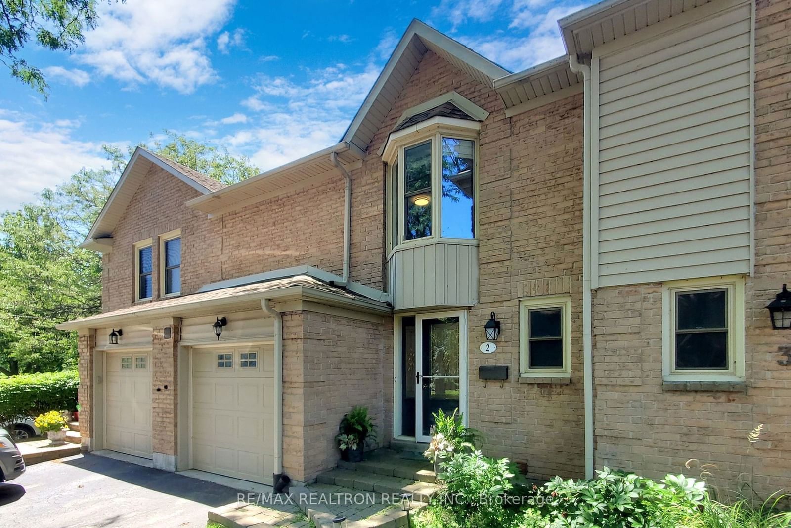 Lakeshore Mews Townhomes, Burlington, Toronto