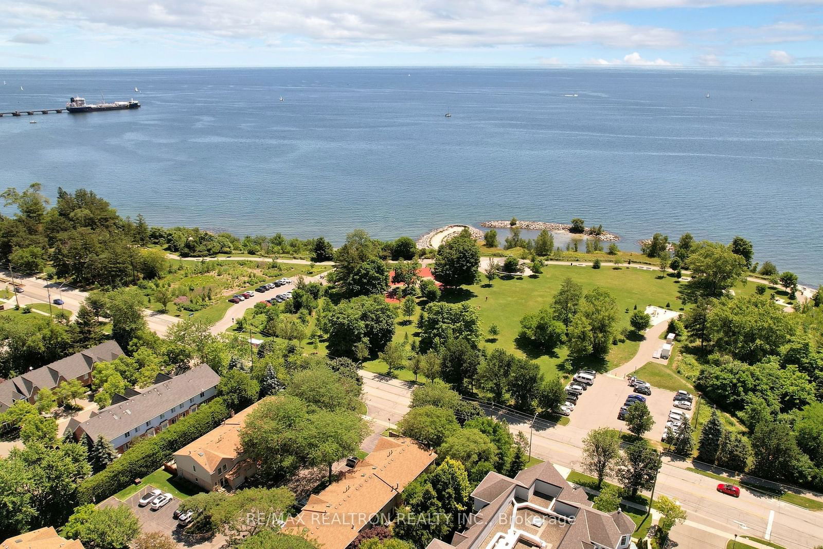 Lakeshore Mews Townhomes, Burlington, Toronto